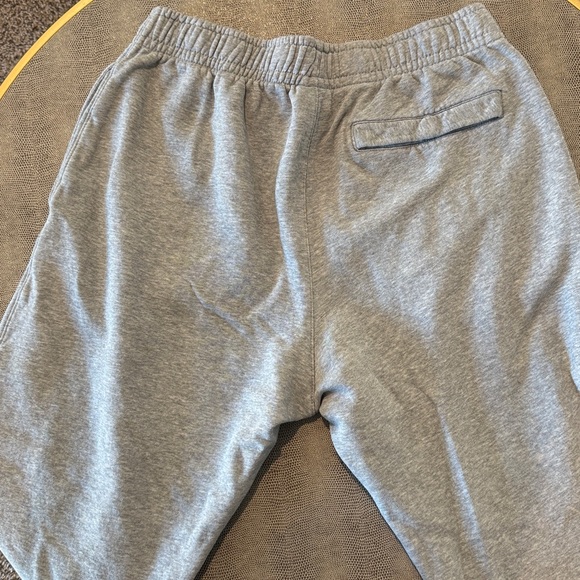 Nike Athletics Sportswear Men’s Gray Sweatpants Joggers - Picture 5 of 9
